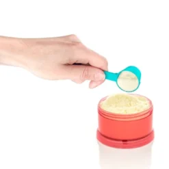 Reer - 21012 Milchpulver-Portionierer -Kinderspielzeugladen 21012 milchpulverportionierer anwendung 03 300dpi