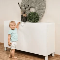 Reer - 71020 Schrankschloss Für Doppeltüren -Kinderspielzeugladen 71020 schrankschloss fuer doppeltueren mood 01 web