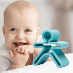 Reer - DEN001 Dëna Spielbeißring - Blau -Kinderspielzeugladen den001 dena collagen blau 1